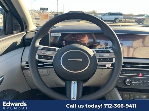 New 2025 Hyundai Tucson SE image 21