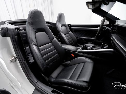 Used 2025 Porsche 911 Turbo image 38