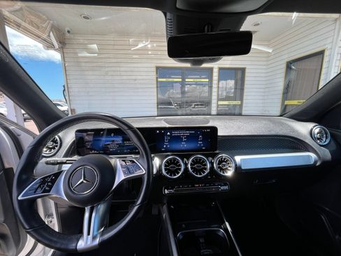 Used 2025 Mercedes-Benz GLB 250 4MATIC image 34