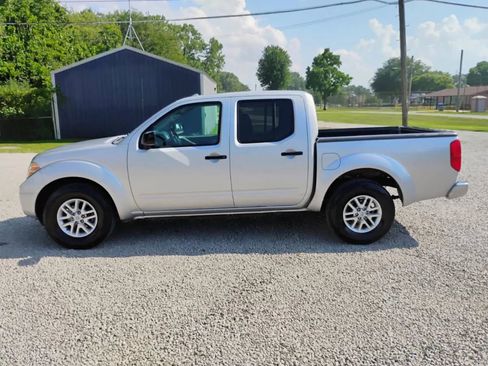 Used 2017 Nissan Frontier SV image 7