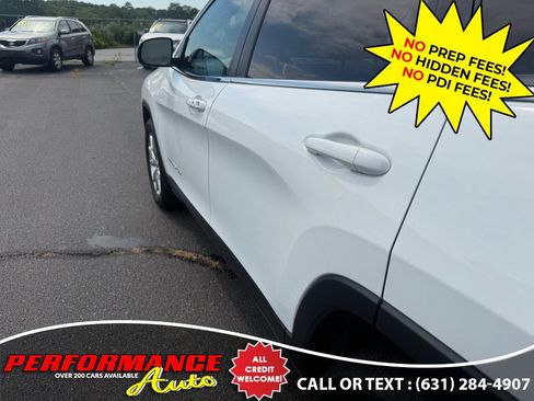 Used 2017 Jeep Cherokee Limited w/ Luxury Group AWD/4WD image 20