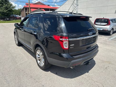 Used 2015 Ford Explorer XLT w/ Equipment Group 202B FWD image 4