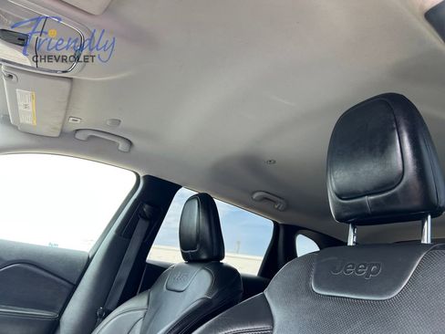 Used 2019 Jeep Cherokee Limited AWD/4WD image 25