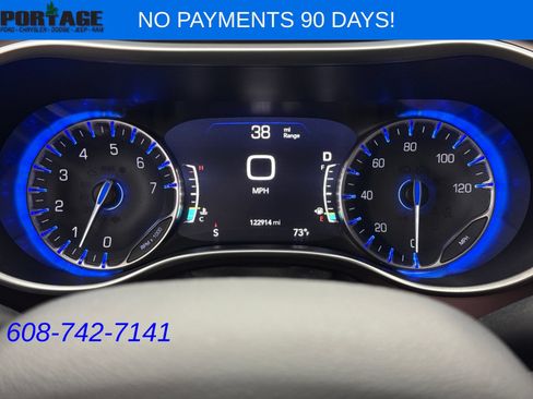 Used 2018 Chrysler Pacifica Limited FWD image 7