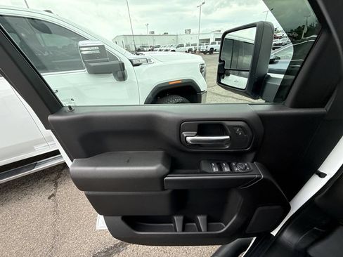 Certified 2026 Chevrolet Silverado 2500 Custom w/ Custom Value Package AWD/4WD image 29