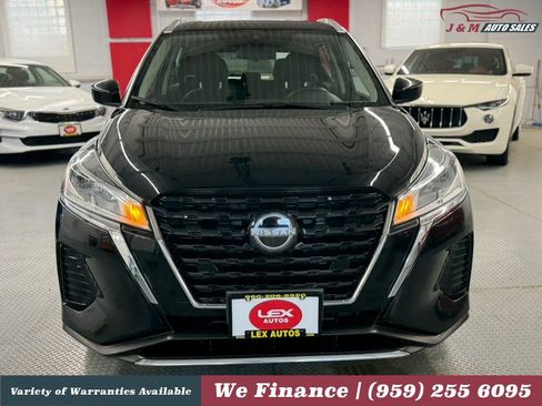 Used 2022 Nissan Kicks SV FWD image 4