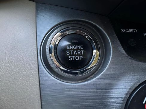 Used 2011 Toyota RAV4 Limited AWD/4WD image 27