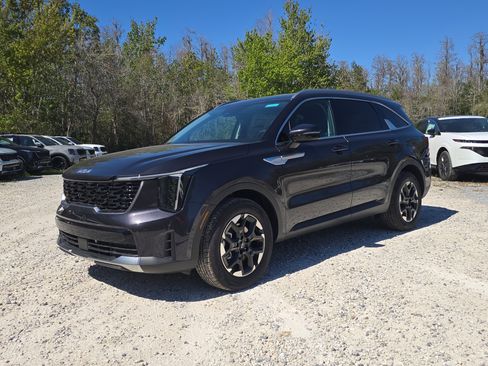 New 2026 Kia Sorento S image 4