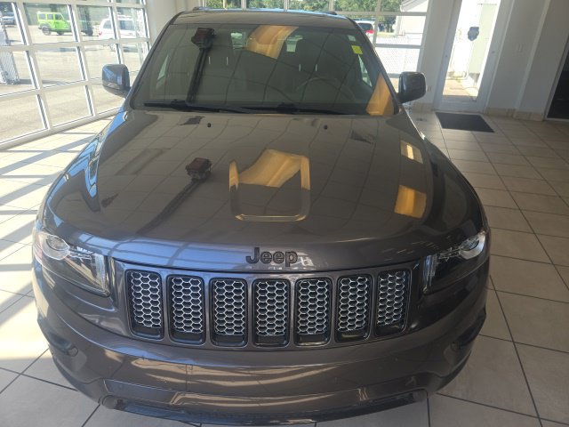 Used 2015 Jeep Grand Cherokee Altitude RWD image 4
