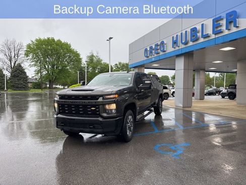 Used 2022 Chevrolet Silverado 2500 Custom w/ Custom Value Package image 3