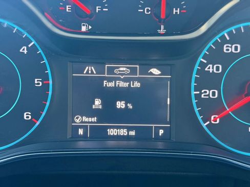 Used 2017 Chevrolet Cruze LT FWD image 18