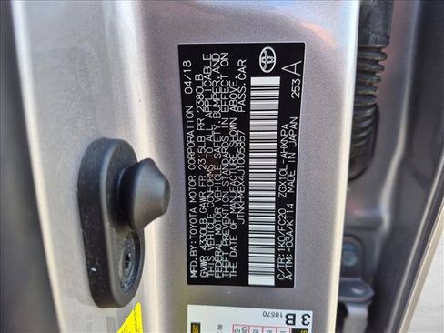 Used 2018 Toyota C-HR XLE FWD image 23