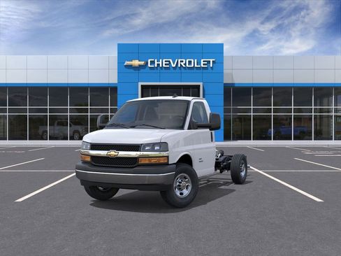 New 2025 Chevrolet Express 3500 w/ Power Convenience Package RWD image 41