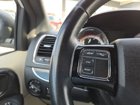 Used 2019 Dodge Grand Caravan SXT FWD image 20