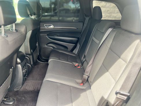 Used 2019 Jeep Grand Cherokee Laredo image 35