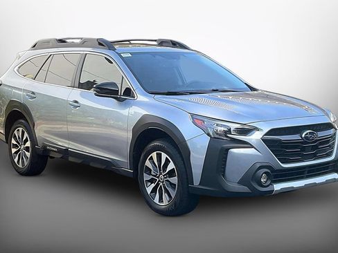 Used 2025 Subaru Outback Limited AWD/4WD image 2
