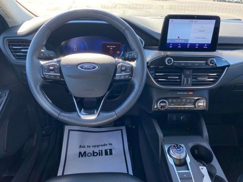 Used 2021 Ford Escape Titanium image 8