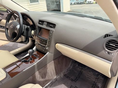 Used 2011 Lexus IS 250 w/ Premium Pkg Value Edition RWD image 18