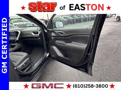 Used 2023 GMC Acadia SLT w/ Technology Package image 13