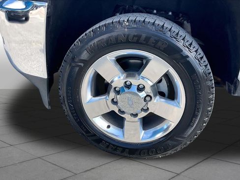 Used 2018 Chevrolet Silverado 2500 LT w/ Texas Edition AWD/4WD image 11
