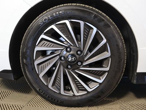 Used 2025 Hyundai Sonata SEL FWD image 17