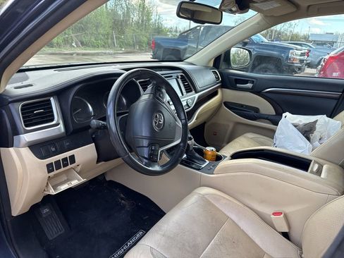 Used 2014 Toyota Highlander Limited image 5