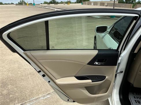 Used 2017 Honda Accord EX-L image 29