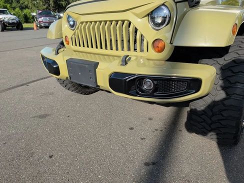 Used 2013 Jeep Wrangler Unlimited Sahara w/ Connectivity Group AWD/4WD image 7