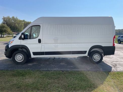 New 2025 RAM ProMaster 2500 w/ Convenience Group image 9