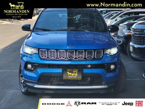Used 2025 Jeep Compass Limited AWD/4WD image 2