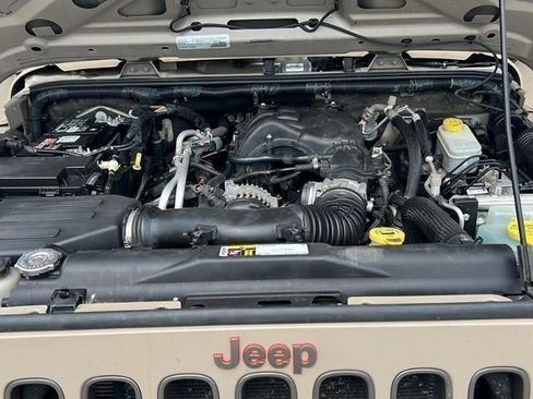 Used 2016 Jeep Wrangler Unlimited Sahara AWD/4WD image 26