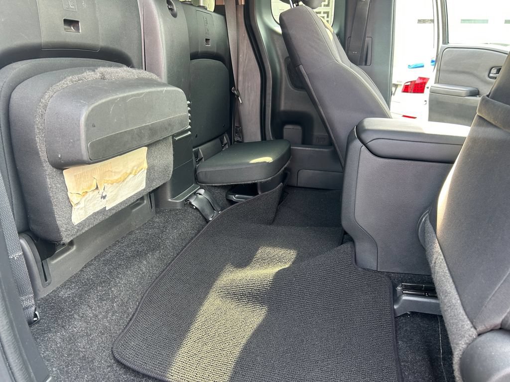 Used 2022 Nissan Frontier S RWD image 22
