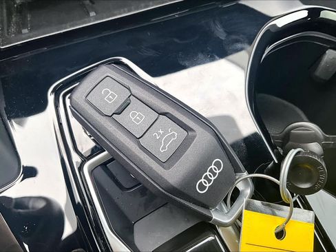 Used 2025 Audi Q5 Premium Plus w/ Premium Plus AWD/4WD image 25
