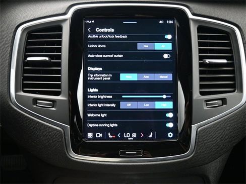 Used 2023 Volvo XC90 B5 Core image 21