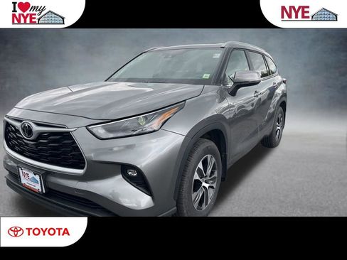 Used 2026 Toyota Highlander XLE AWD/4WD image 1