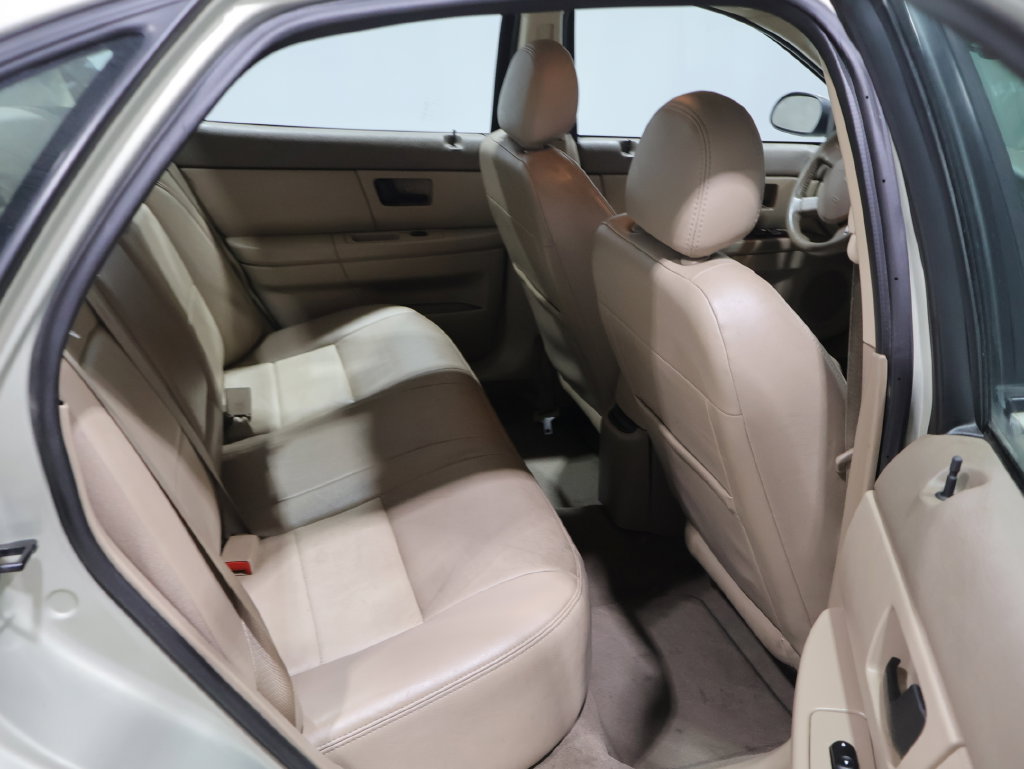 Used 2006 Ford Taurus SEL FWD image 9