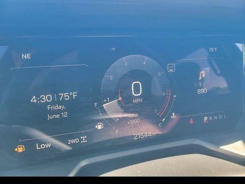 Used 2025 GMC Acadia Elevation AWD/4WD image 14