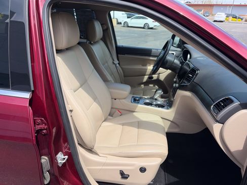 Used 2019 Jeep Grand Cherokee Limited w/ Luxury Group II AWD/4WD image 26