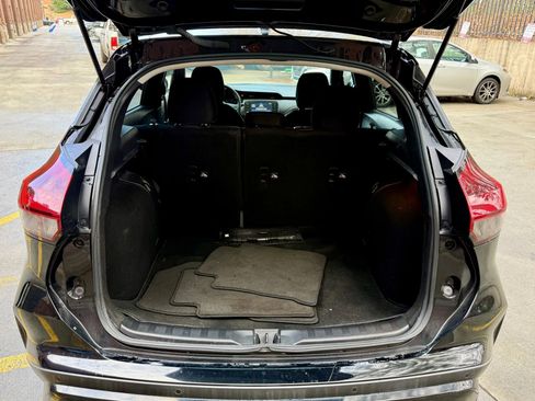 Used 2022 Nissan Kicks SR w/ Interior Electronics Package FWD image 23
