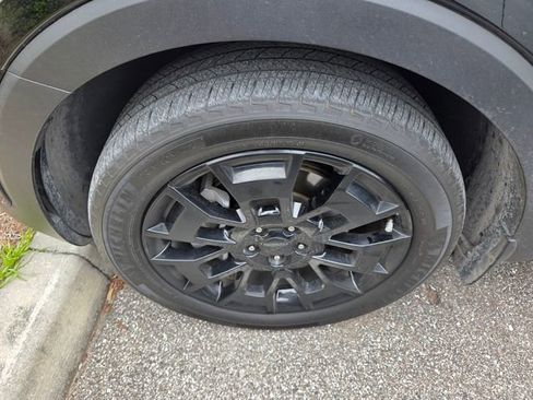 Used 2022 Kia Telluride SX w/ Nightfall Edition Package image 3