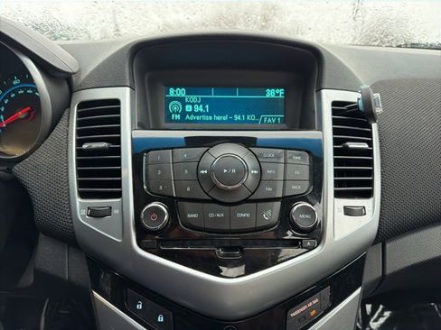 Used 2011 Chevrolet Cruze LT image 15