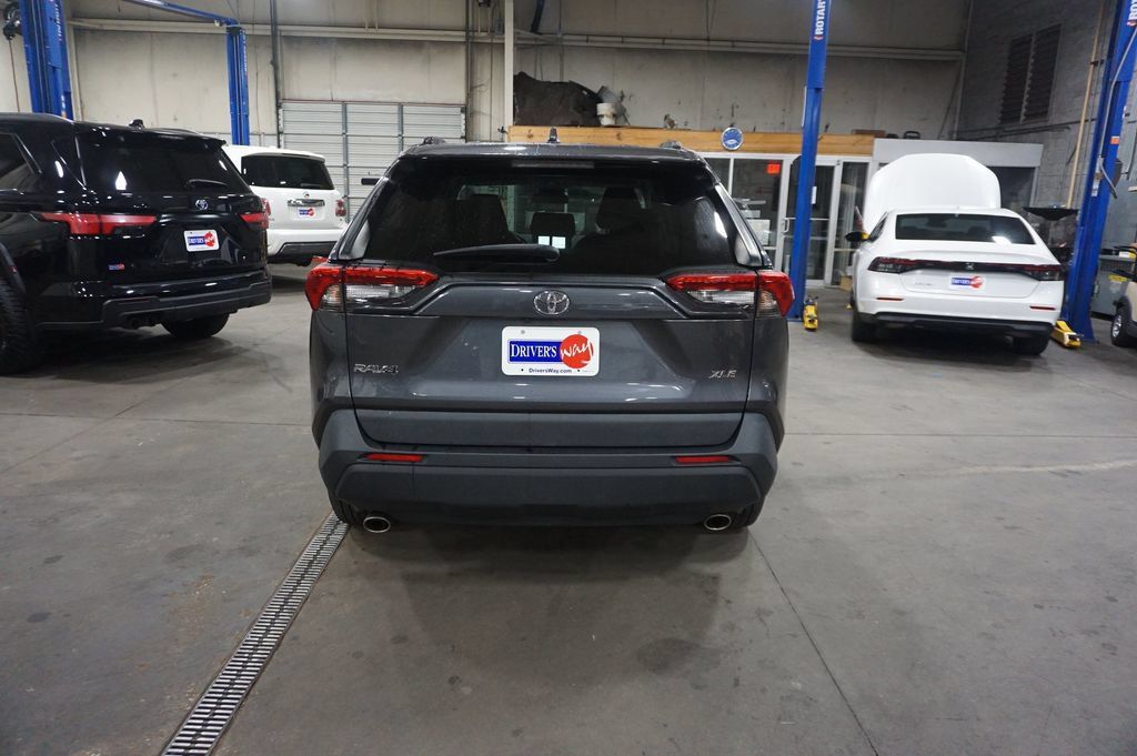 Used 2023 Toyota RAV4 XLE FWD image 23