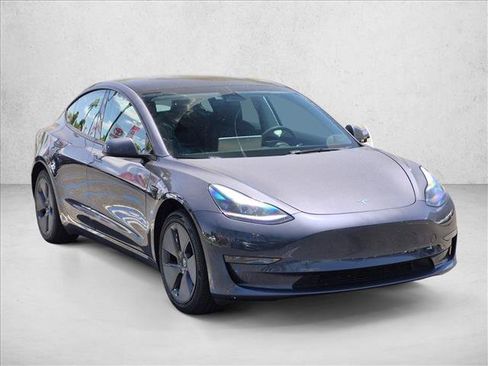 Used 2023 Tesla Model 3 Standard Range RWD image 3