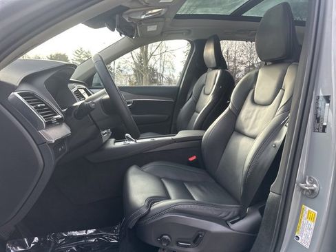 Certified 2025 Volvo XC90 T8 Ultra image 19