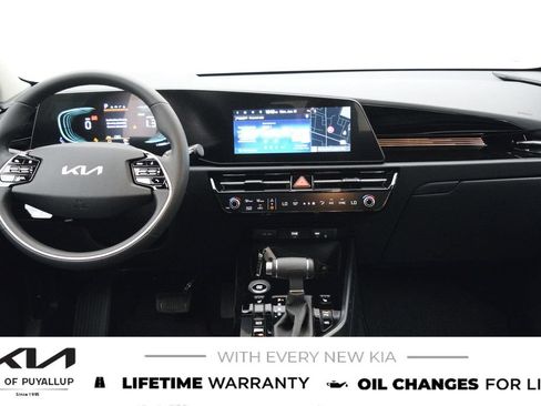 New 2026 Kia Niro EX FWD image 17