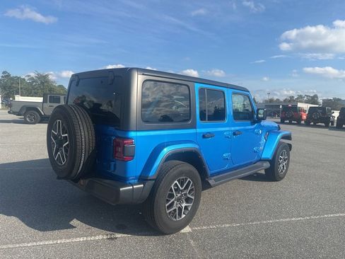 Used 2024 Jeep Wrangler Sahara image 6