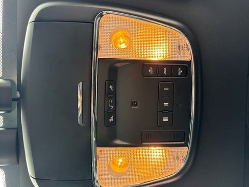 Used 2018 Jeep Grand Cherokee Altitude image 17