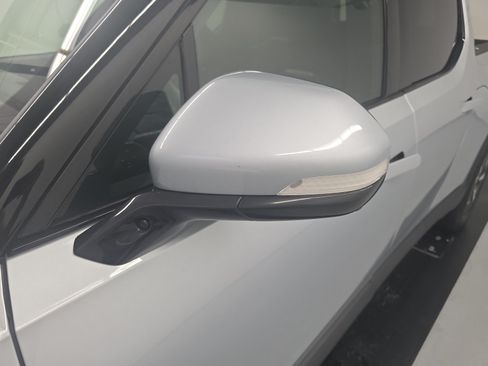 Used 2022 Rivian R1T Adventure AWD/4WD image 34
