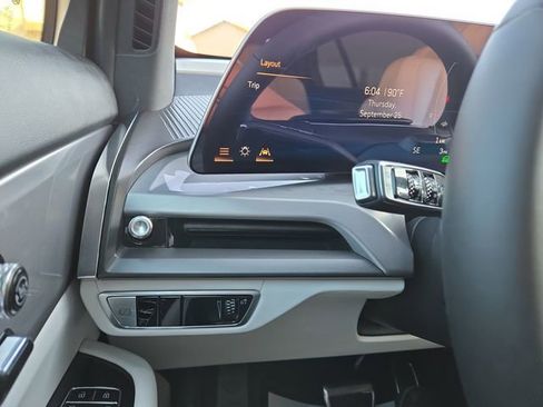 New 2026 Cadillac Vistiq Sport image 26