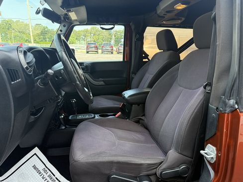 Used 2014 Jeep Wrangler Sport AWD/4WD image 9